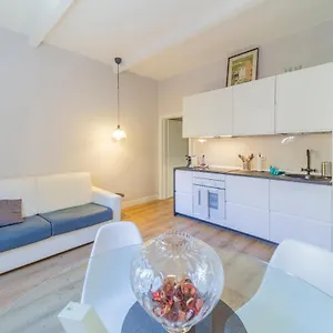 Armadillo House - Elegante Casa A Appartamento